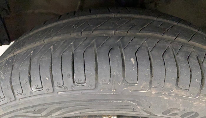 2016 Maruti Wagon R 1.0 VXI (O) AMT, Petrol, Automatic, 74,308 km, Left Front Tyre Tread