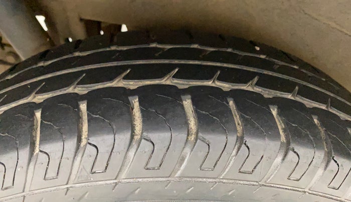 2015 Maruti Wagon R 1.0 VXI, Petrol, Manual, 57,232 km, Right Rear Tyre Tread