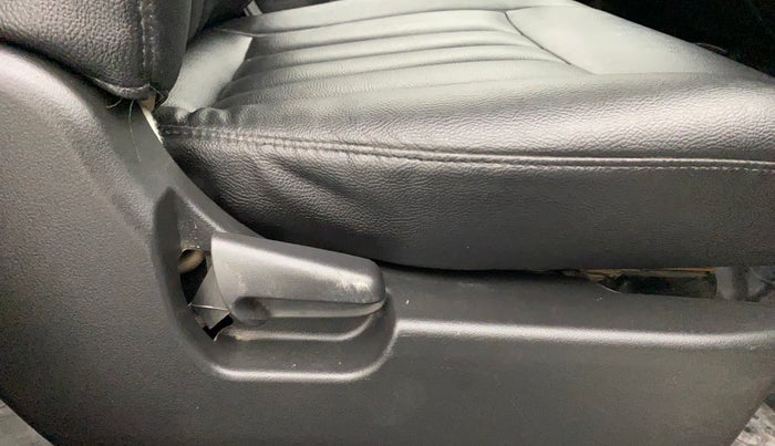 2015 Maruti Wagon R 1.0 VXI, Petrol, Manual, 57,232 km, Driver Side Adjustment Panel