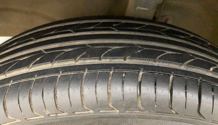 2015 Maruti Wagon R 1.0 VXI, Petrol, Manual, 57,232 km, Left Front Tyre Tread