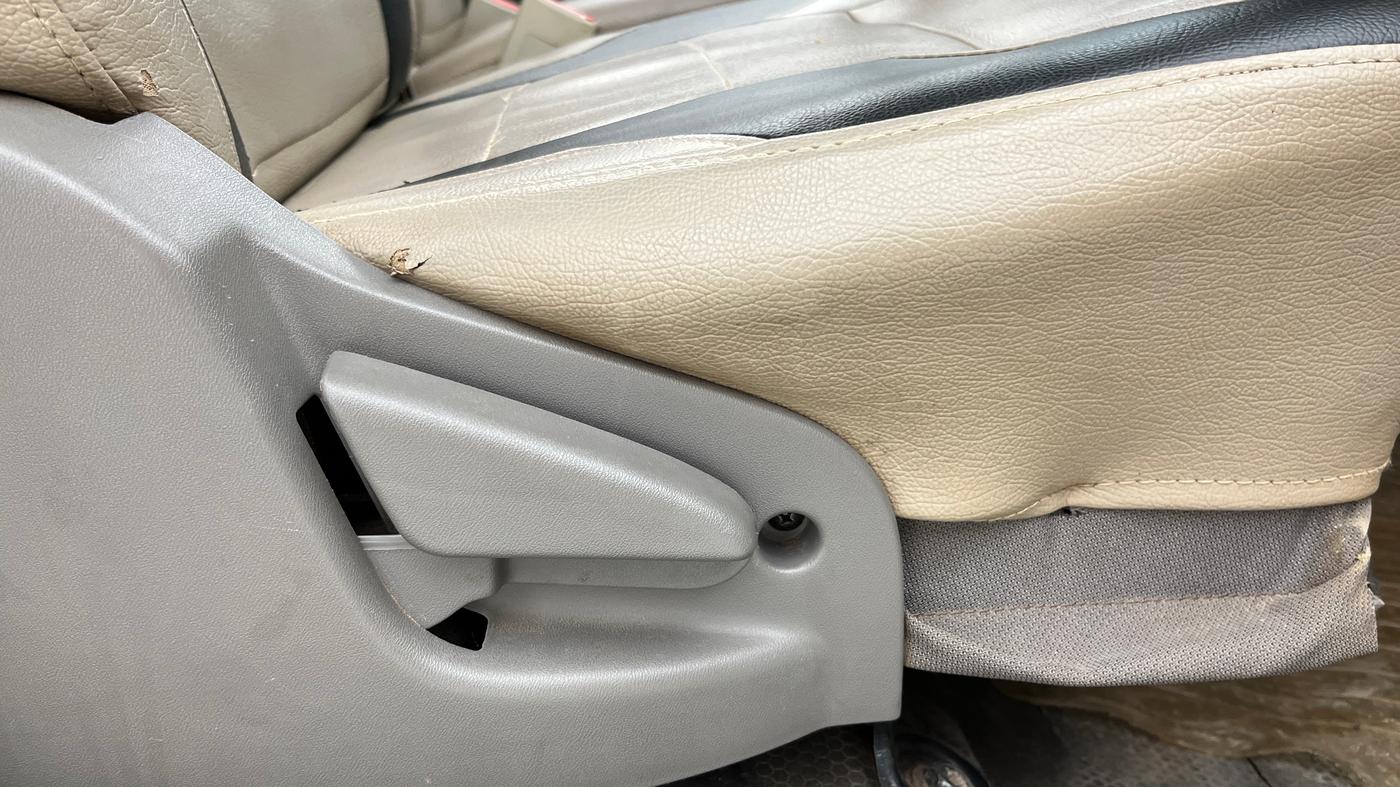 2015 Datsun Go T, Petrol, Manual, 1,48,127 km, Driver Side Adjustment Panel