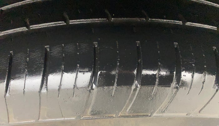 2020 Tata Harrier XZ PLUS 2.0L, Diesel, Manual, 64,706 km, Left Rear Tyre Tread