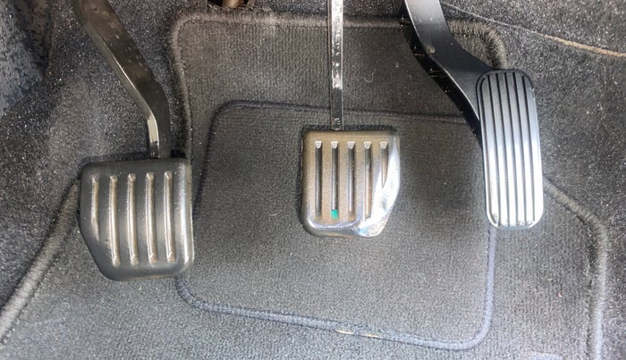 2020 Tata Harrier XZ PLUS 2.0L, Diesel, Manual, 64,706 km, Pedals