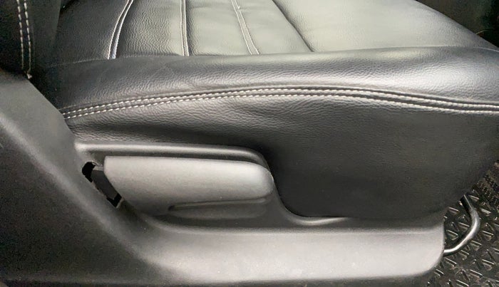 2016 Maruti Swift VXI, Petrol, Manual, 33,457 km, Driver Side Adjustment Panel