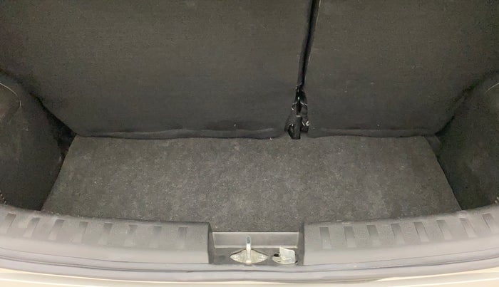 2016 Maruti Swift VXI, Petrol, Manual, 33,457 km, Boot Inside