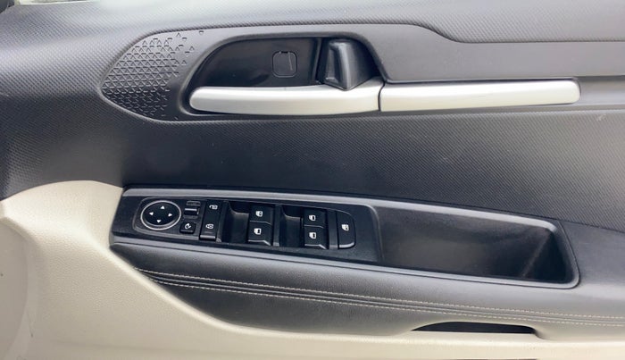 2021 KIA SONET HTX 1.0 DCT, Petrol, Automatic, 24,655 km, Driver Side Door Panels Control