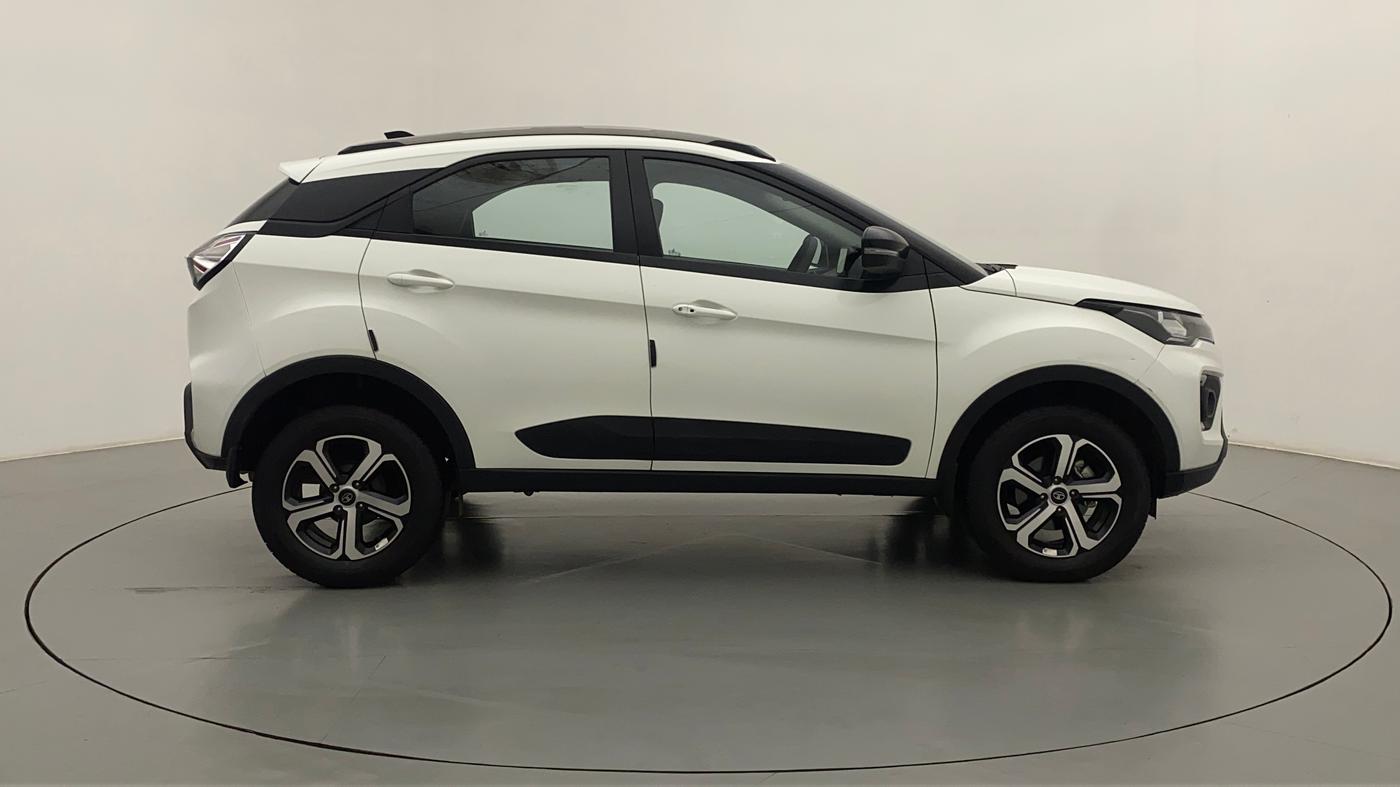 2023 Tata NEXON XZA PLUS PETROL, Petrol, Automatic, 6,437 km, Right Side