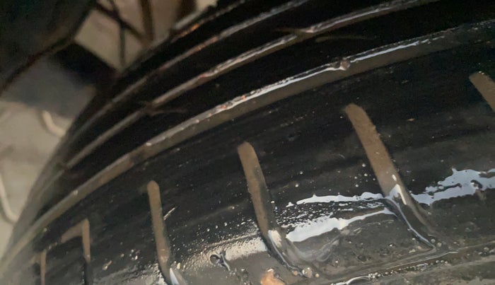 2022 Renault TRIBER RXZ, Petrol, Manual, 72,311 km, Left Rear Tyre Tread