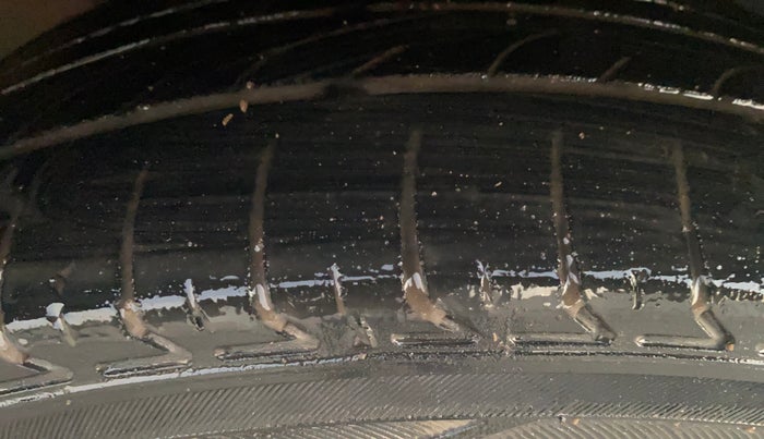 2022 Renault TRIBER RXZ, Petrol, Manual, 72,311 km, Right Front Tyre Tread