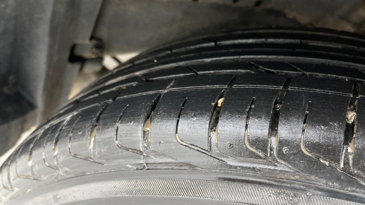 2020 Tata NEXON XZA PLUS PETROL, Petrol, Automatic, 73,067 km, Left Rear Tyre Tread