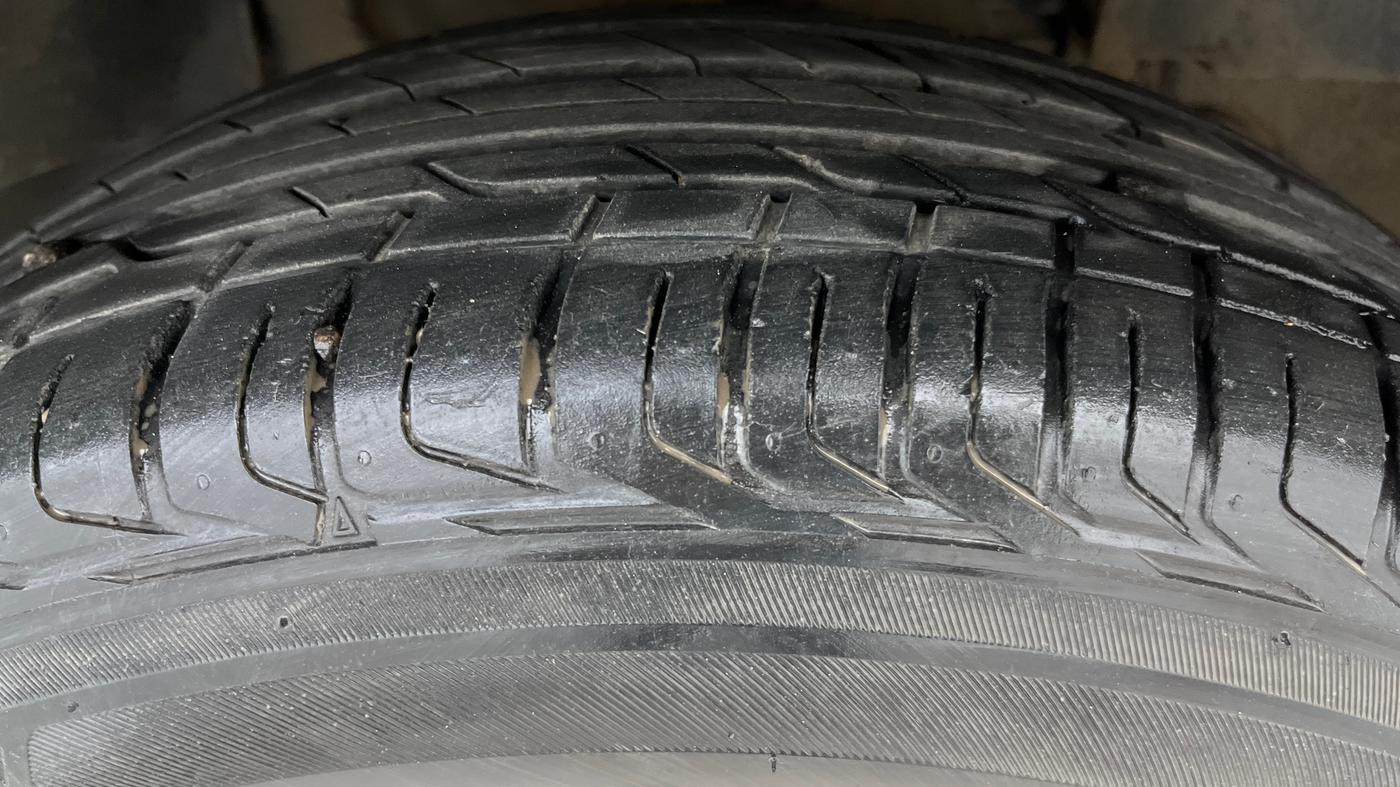 2020 Tata NEXON XZA PLUS PETROL, Petrol, Automatic, 73,067 km, Right Front Tyre Tread