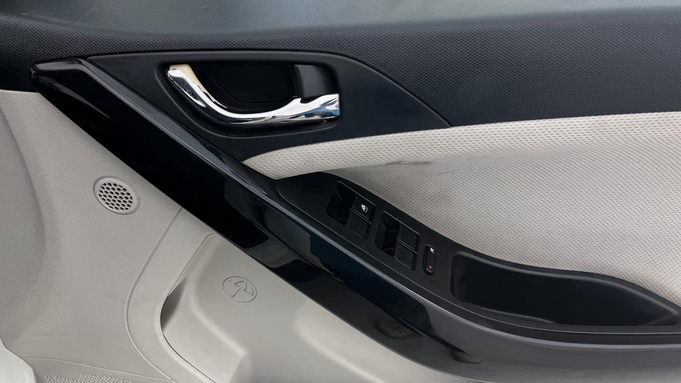 2020 Tata NEXON XZA PLUS PETROL, Petrol, Automatic, 73,067 km, Driver Side Door Panels Control