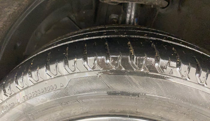 2021 Maruti XL6 ZETA AT, Petrol, Automatic, 37,942 km, Left Front Tyre Tread