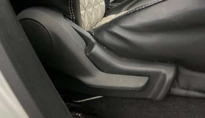 2021 Maruti Celerio VXI, Petrol, Manual, 25,160 km, Driver Side Adjustment Panel