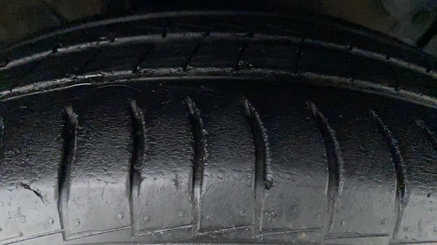 2018 Hyundai NEW SANTRO 1.1 SPORTZ MT CNG, CNG, Manual, 57,667 km, Right Front Tyre Tread
