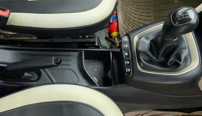2018 Hyundai NEW SANTRO 1.1 SPORTZ MT CNG, CNG, Manual, 57,667 km, Gear Lever