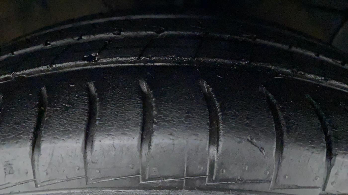 2018 Hyundai NEW SANTRO 1.1 SPORTZ MT CNG, CNG, Manual, 57,667 km, Left Front Tyre Tread