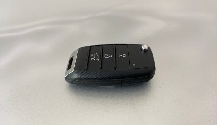 2023 KIA SONET HTK 1.5 DIESEL IMT, Diesel, Manual, 76,355 km, Key Close Up