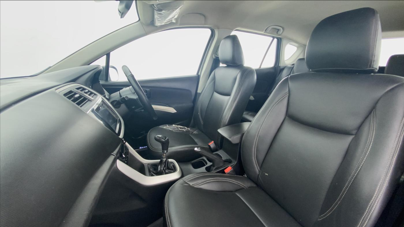 2015 Maruti S Cross ZETA 1.3, Diesel, Manual, 74,698 km, Right Side Front Door Cabin