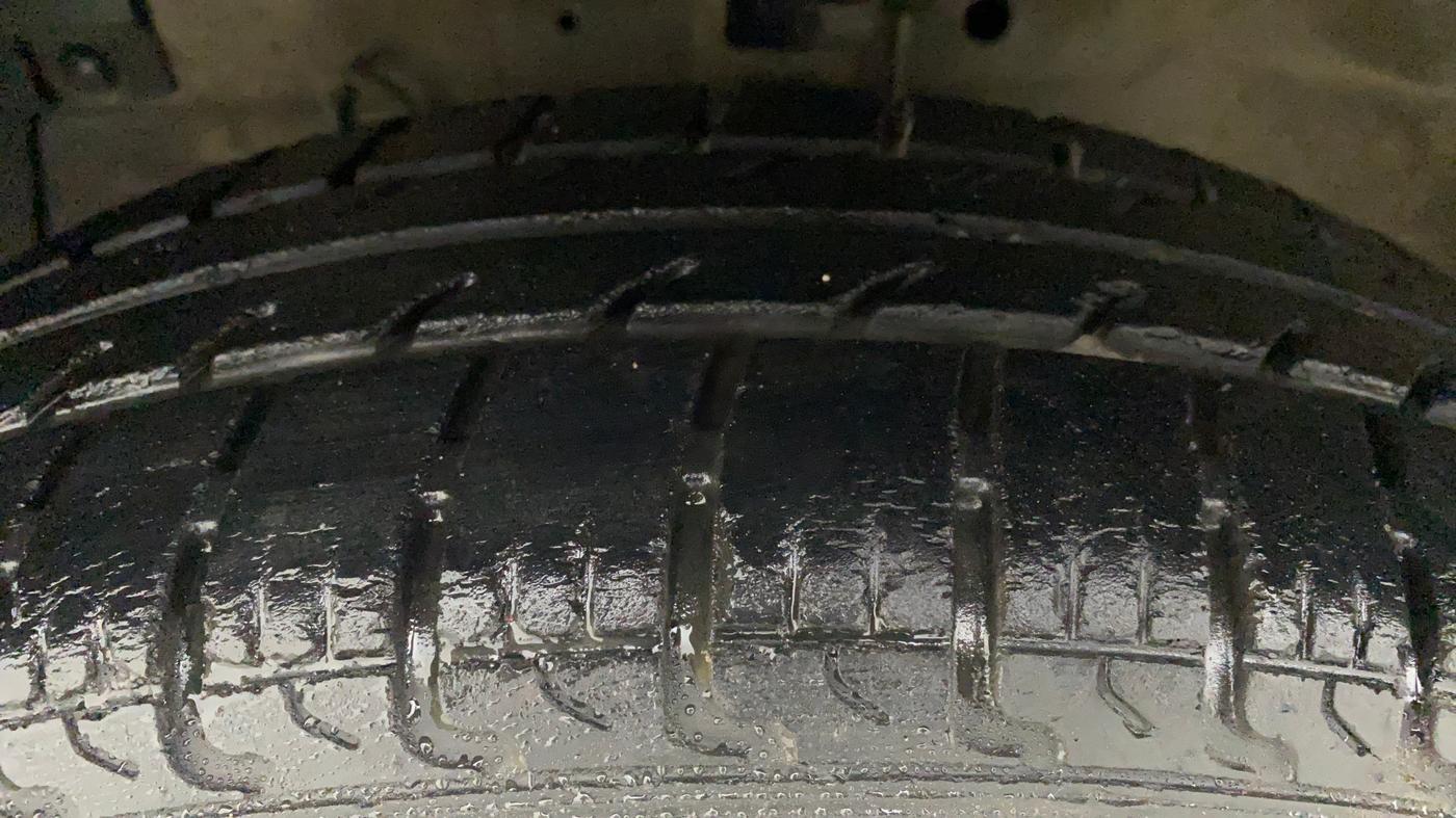 2012 Maruti Swift Dzire VXI, Petrol, Manual, 62,120 km, Left Front Tyre Tread
