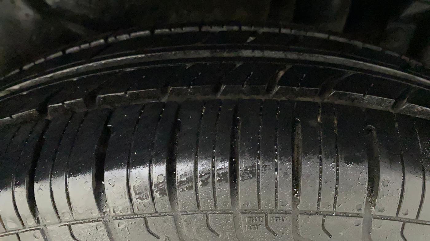 2012 Maruti Swift Dzire VXI, Petrol, Manual, 62,120 km, Left Rear Tyre Tread