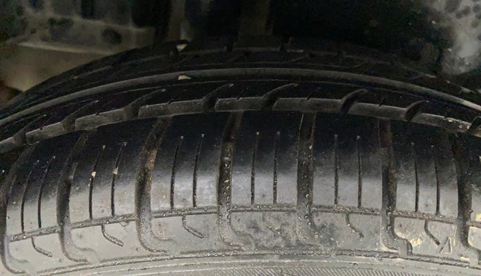 2012 Maruti Swift Dzire VXI, Petrol, Manual, 62,120 km, Right Rear Tyre Tread