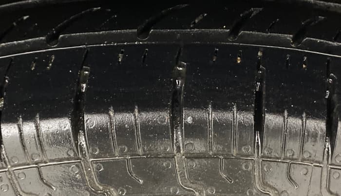 2019 Renault TRIBER RXL MT, Petrol, Manual, 78,281 km, Left Rear Tyre Tread