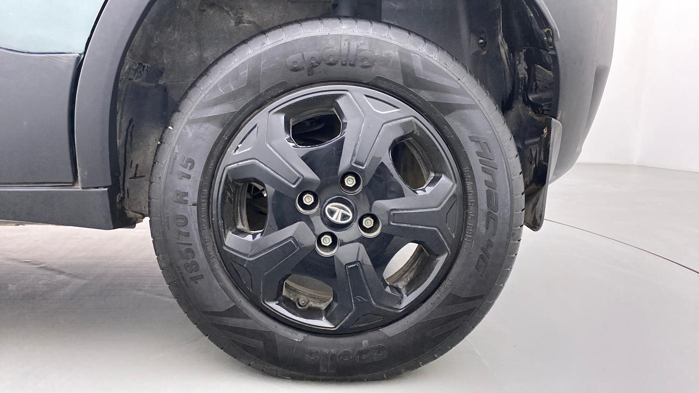 2021 Tata PUNCH ACCOMPLISHED AMT, Petrol, Automatic, 10,218 km, Left Rear Wheel