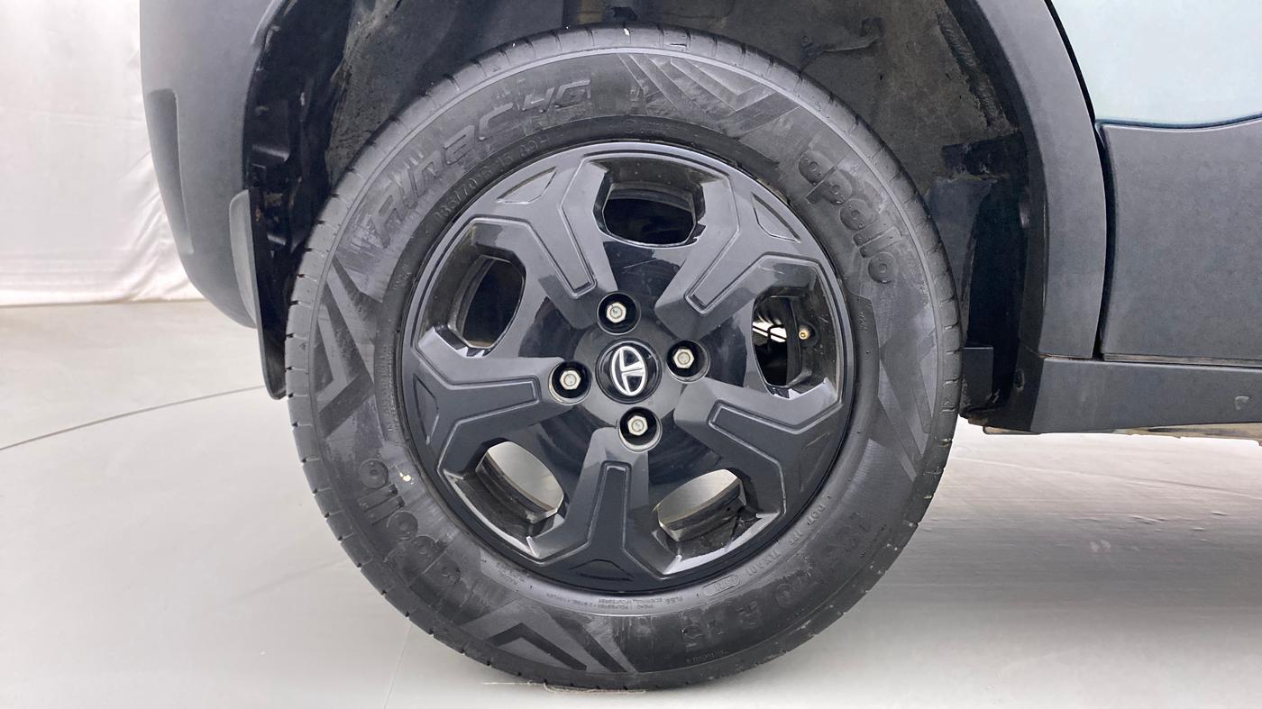 2021 Tata PUNCH ACCOMPLISHED AMT, Petrol, Automatic, 10,218 km, Right Rear Wheel
