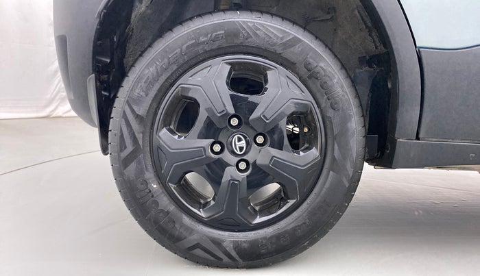 2021 Tata PUNCH ACCOMPLISHED AMT, Petrol, Automatic, 10,218 km, Right Rear Wheel