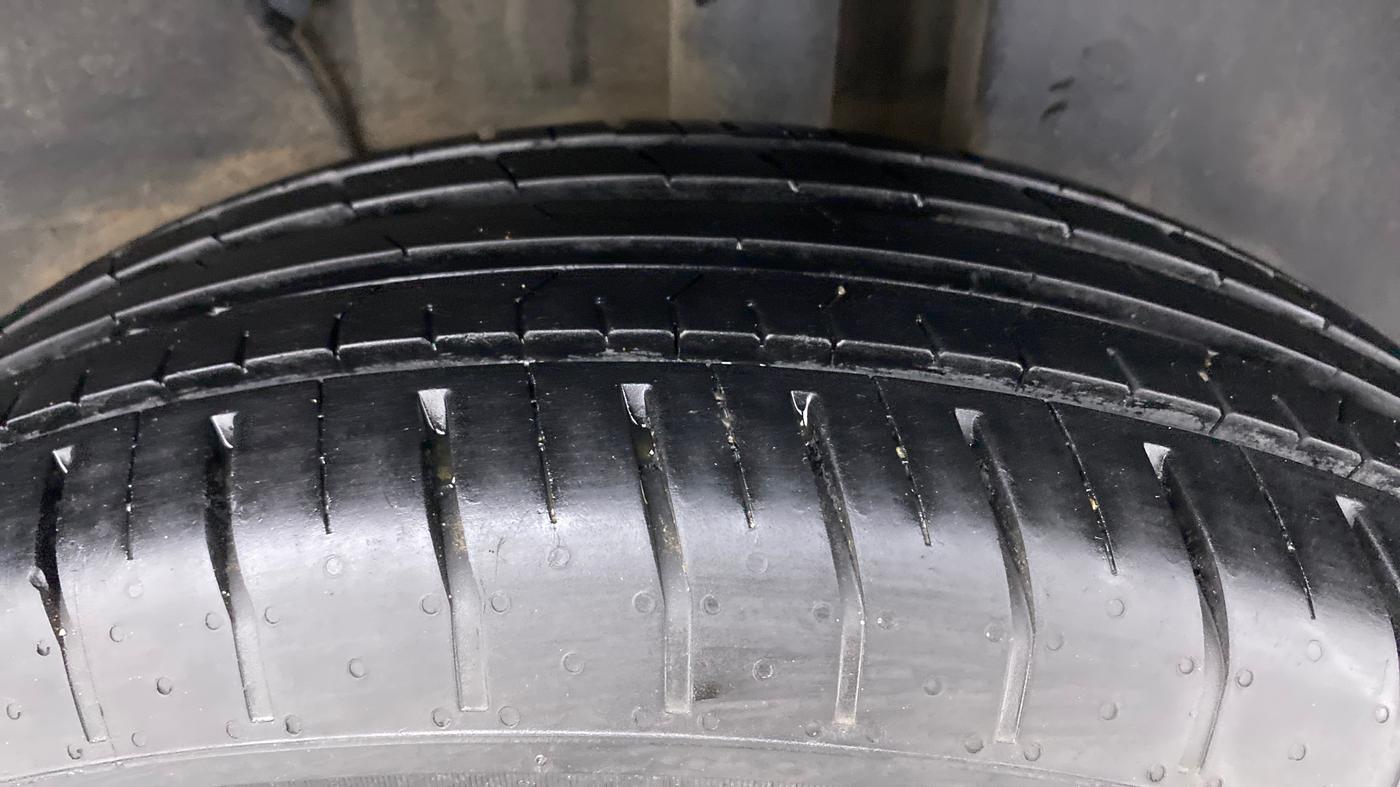 2021 Tata PUNCH ACCOMPLISHED AMT, Petrol, Automatic, 10,218 km, Left Rear Tyre Tread