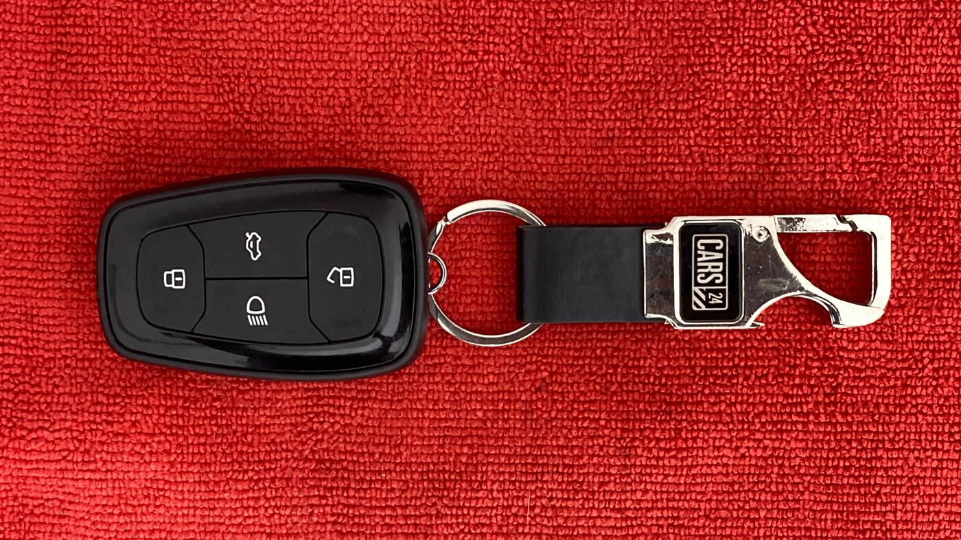 2021 Tata PUNCH ACCOMPLISHED AMT, Petrol, Automatic, 10,218 km, Key Close Up