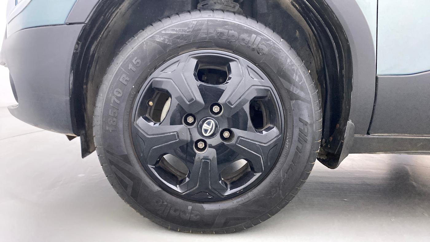 2021 Tata PUNCH ACCOMPLISHED AMT, Petrol, Automatic, 10,218 km, Left Front Wheel