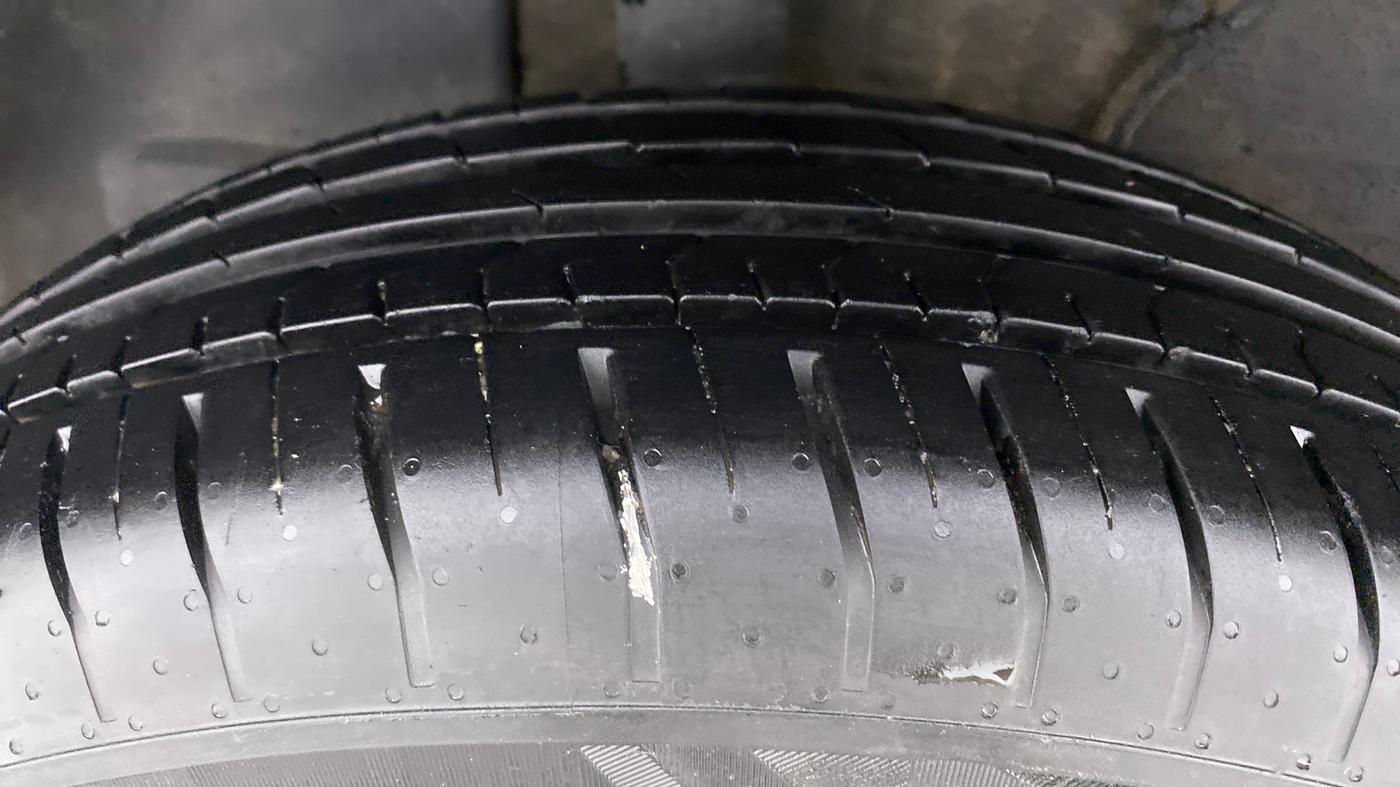 2021 Tata PUNCH ACCOMPLISHED AMT, Petrol, Automatic, 10,218 km, Right Rear Tyre Tread
