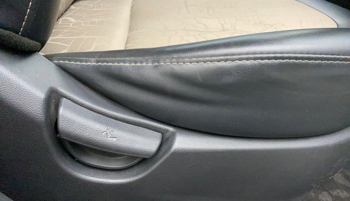 2018 Hyundai Grand i10 SPORTZ AT 1.2 KAPPA VTVT, Petrol, Automatic, 17,497 km, Driver Side Adjustment Panel
