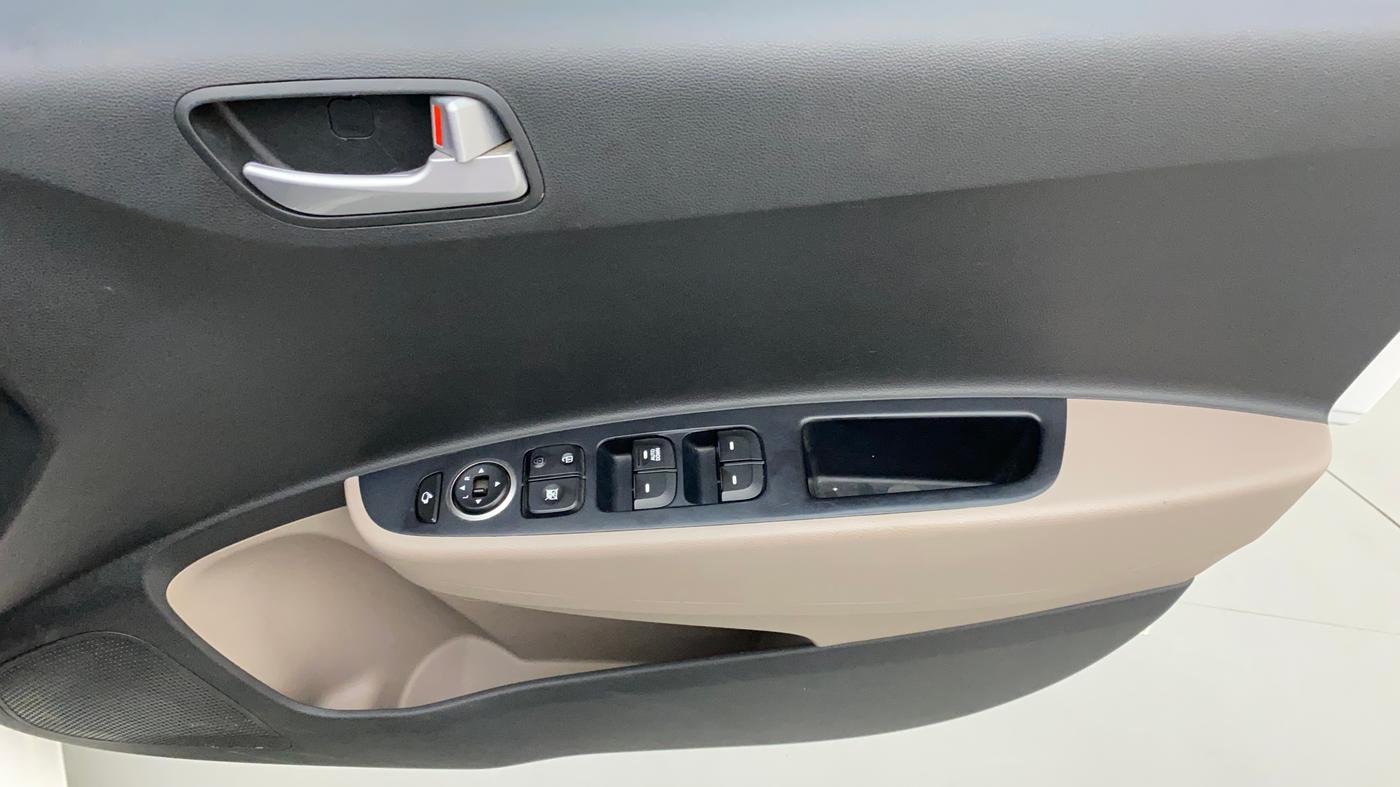 2018 Hyundai Grand i10 SPORTZ AT 1.2 KAPPA VTVT, Petrol, Automatic, 17,497 km, Driver Side Door Panels Control