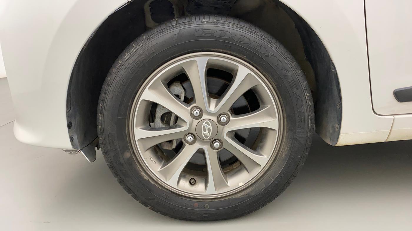 2018 Hyundai Grand i10 SPORTZ AT 1.2 KAPPA VTVT, Petrol, Automatic, 17,497 km, Left Front Wheel