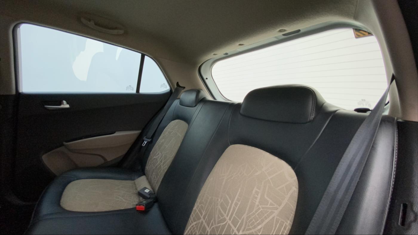 2018 Hyundai Grand i10 SPORTZ AT 1.2 KAPPA VTVT, Petrol, Automatic, 17,497 km, Right Side Rear Door Cabin