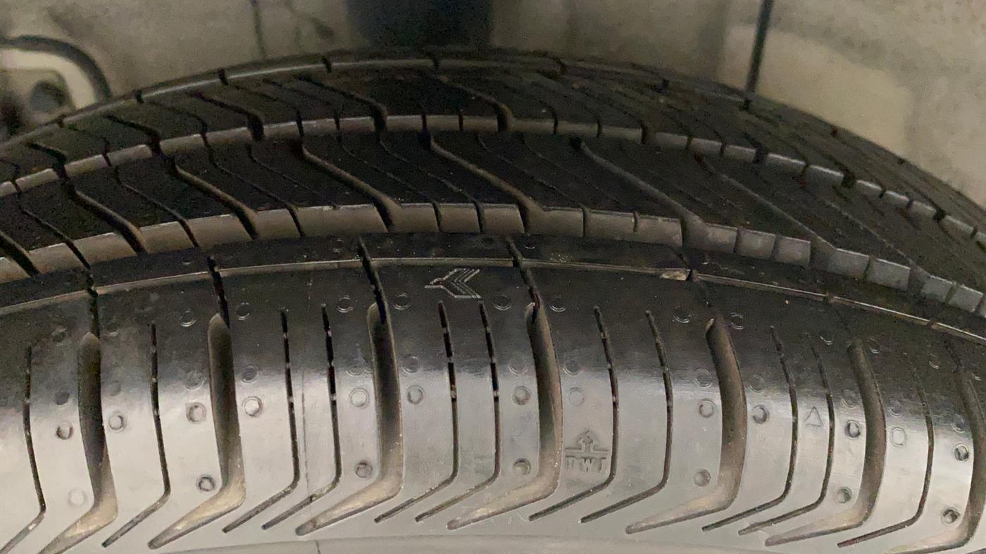 2018 Hyundai Grand i10 SPORTZ AT 1.2 KAPPA VTVT, Petrol, Automatic, 17,497 km, Right Rear Tyre Tread