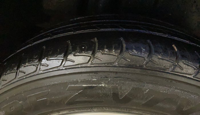 2018 Maruti Ciaz DELTA AT 1.5 SHVS PETROL, Petrol, Automatic, 70,570 km, Right Rear Tyre Tread