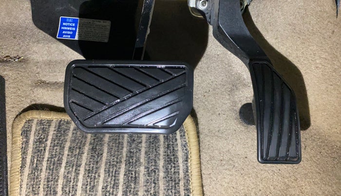 2018 Maruti Ciaz DELTA AT 1.5 SHVS PETROL, Petrol, Automatic, 70,570 km, Pedals