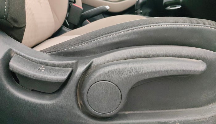 2020 Hyundai Elite i20 SPORTZ PLUS 1.2, Petrol, Manual, 95,065 km, Driver Side Adjustment Panel