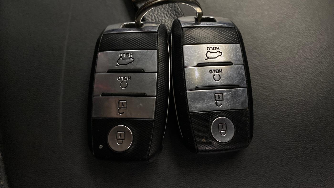2021 KIA SONET HTX 1.0 IMT, Petrol, Manual, 95,441 km, Key Close Up