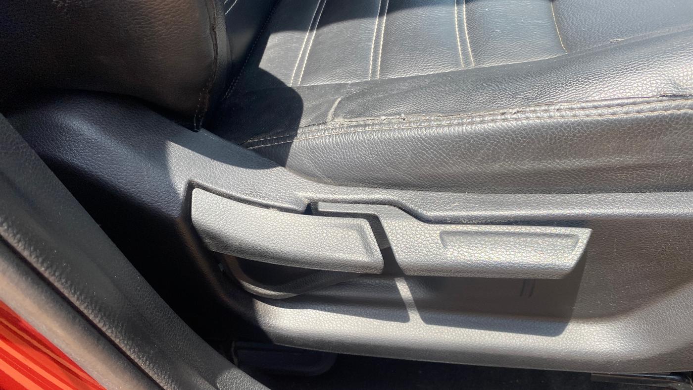 2021 KIA SONET HTK PLUS 1.0 IMT, Petrol, Manual, 52,351 km, Driver Side Adjustment Panel