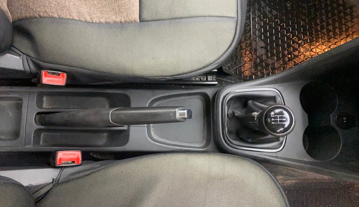 2018 Volkswagen Polo COMFORTLINE 1.0L MPI, Petrol, Manual, 1,26,359 km, Gear Lever