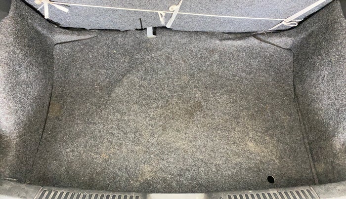 2018 Volkswagen Polo COMFORTLINE 1.0L MPI, Petrol, Manual, 1,26,359 km, Boot Inside