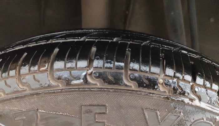 2018 Renault Kwid RXT 0.8 (O), Petrol, Manual, 41,202 km, Right Rear Tyre Tread