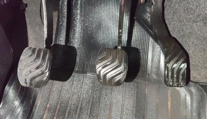 2018 Renault Kwid RXT 0.8 (O), Petrol, Manual, 41,202 km, Pedals