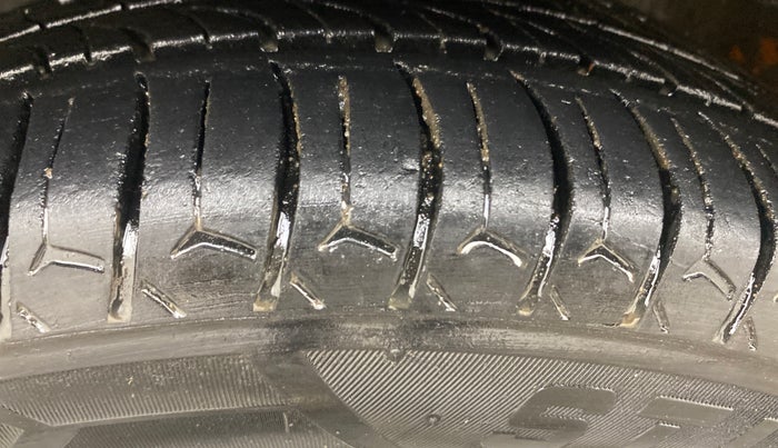 2017 Maruti Alto K10 VXI (O) AMT, Petrol, Automatic, 61,490 km, Left Front Tyre Tread