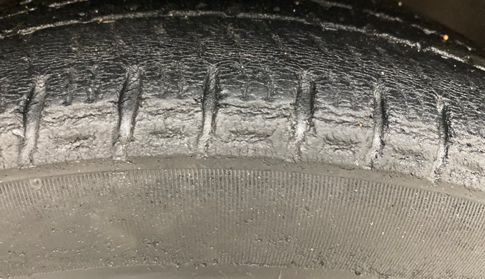 2017 Maruti Alto K10 VXI (O) AMT, Petrol, Automatic, 61,490 km, Right Front Tyre Tread